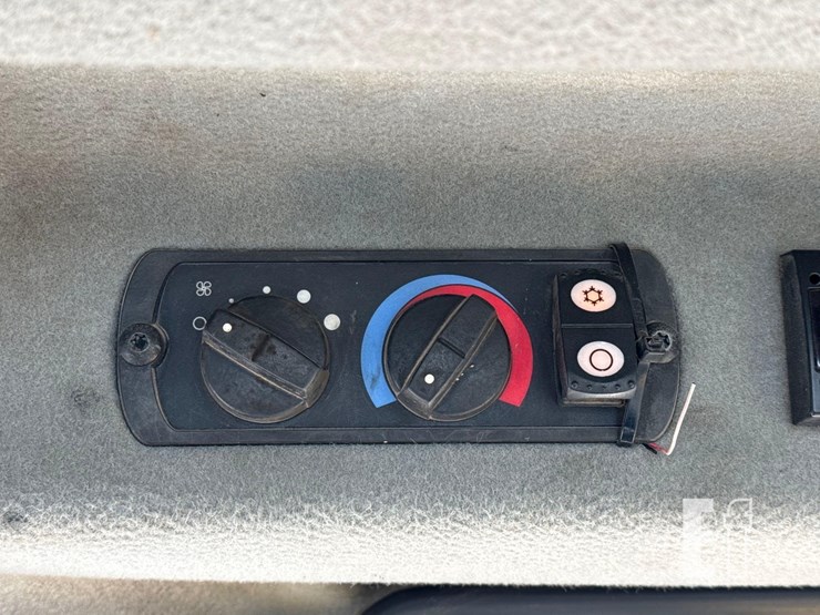 2016-caterpillar-d6t-lgp-image-28