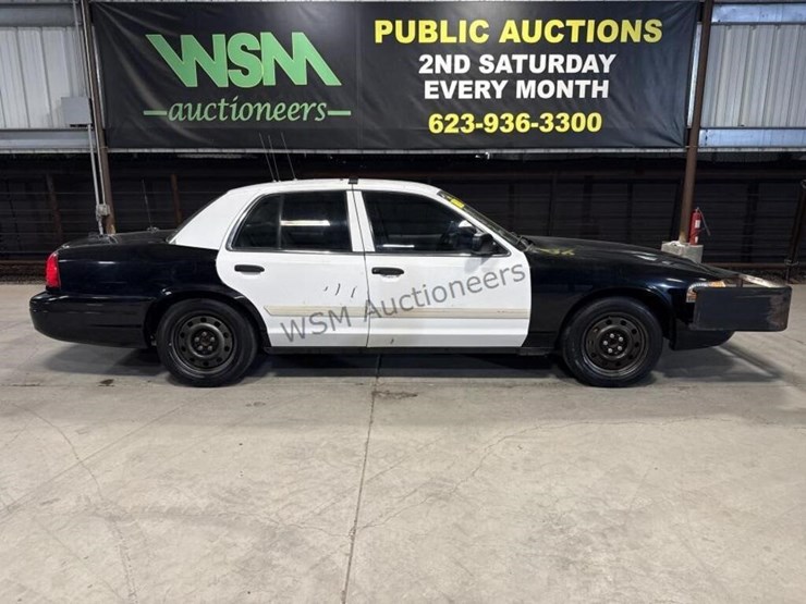 2009-ford-crown-victoria-sdn-image-1