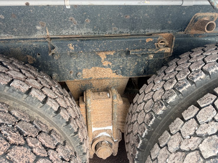 #1056-•-1989-mack-quad-axle-dump-truck-image-35