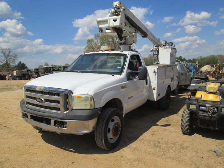 2007-ford-f550-image-1