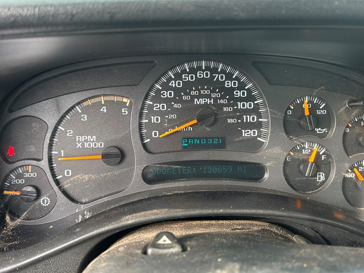 2004-chevrolet-3500-image-58