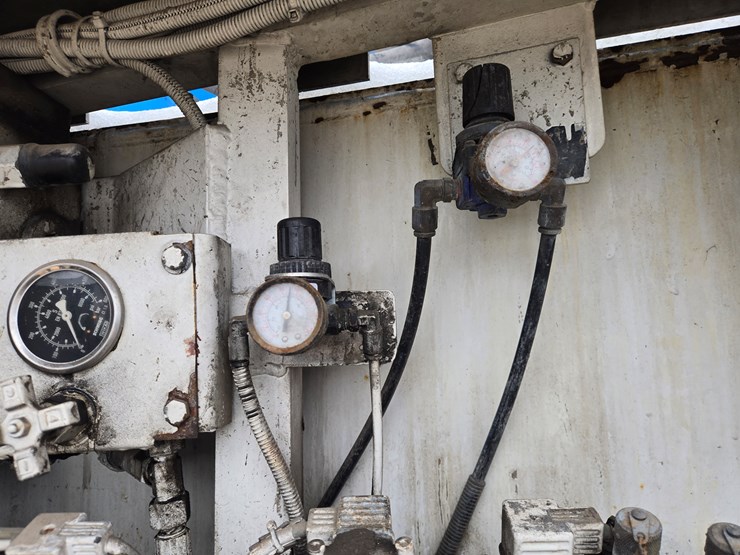 massey-ferguson-8-image-22