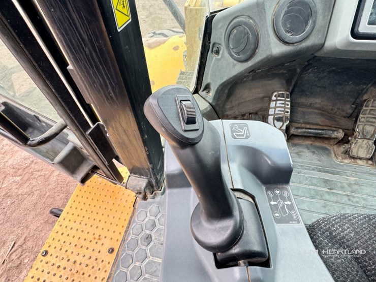 2012-caterpillar-966k-image-38