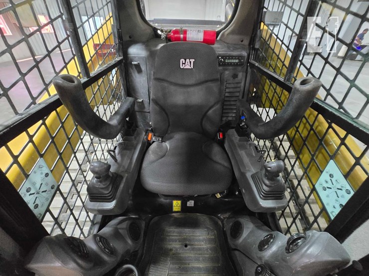 2022-caterpillar-289d3-image-14