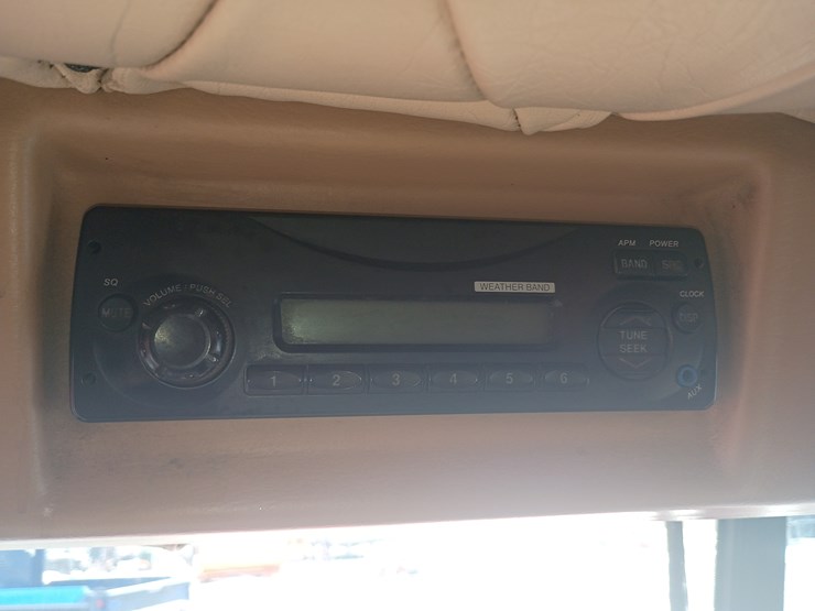 2012-massey-ferguson-8-image-57