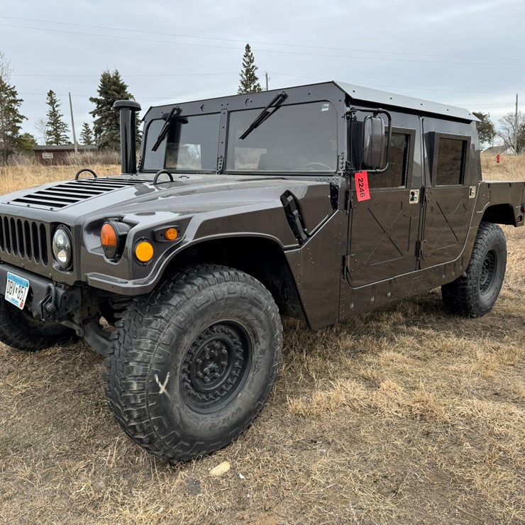 #2246 • 2001 American General 4x4 Hummer