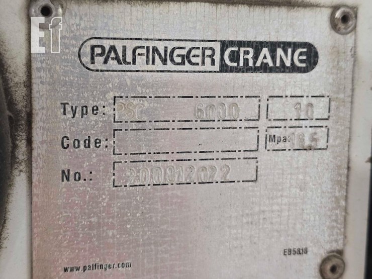 2012-freightliner-m2-106-image-11