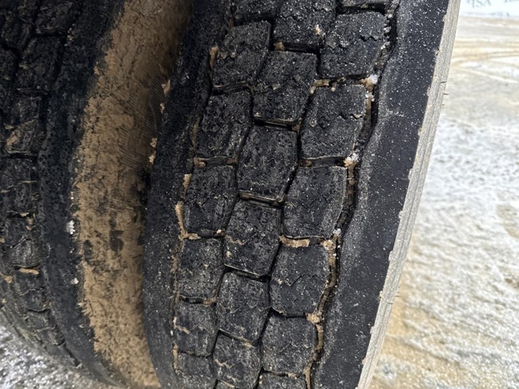 2016-massey-ferguson-8-image-49