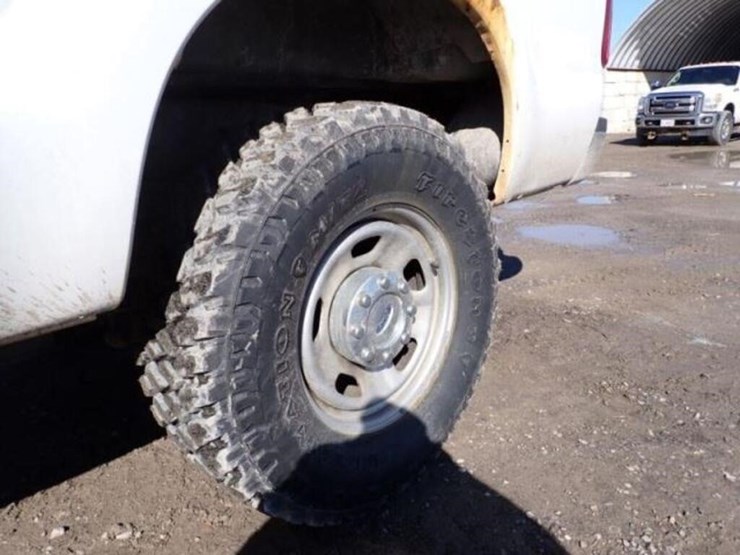 2016-ford-f350-xlt-image-28