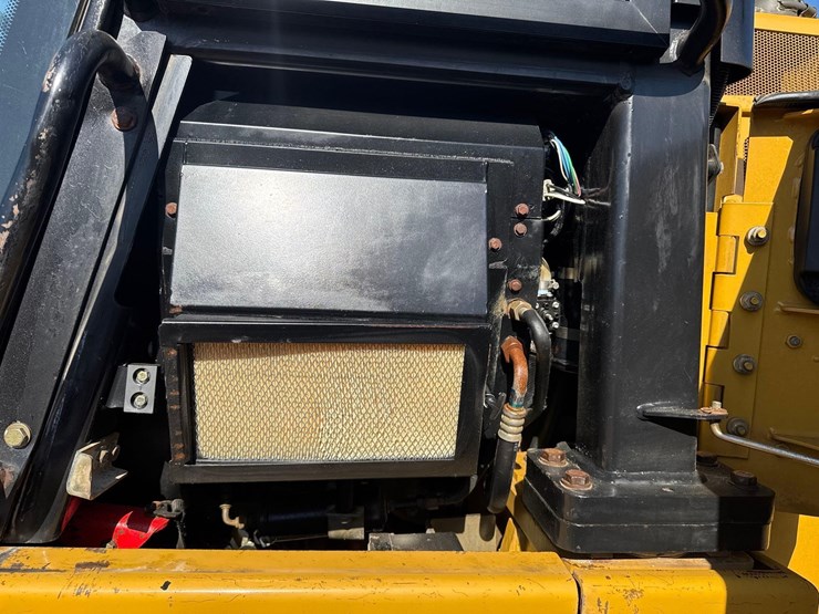 2008-caterpillar-953d-image-29