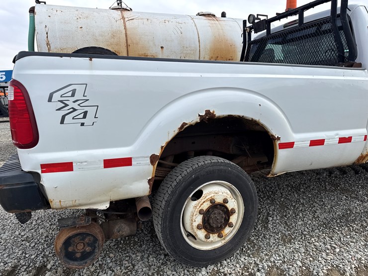 2011-ford-f350-image-14