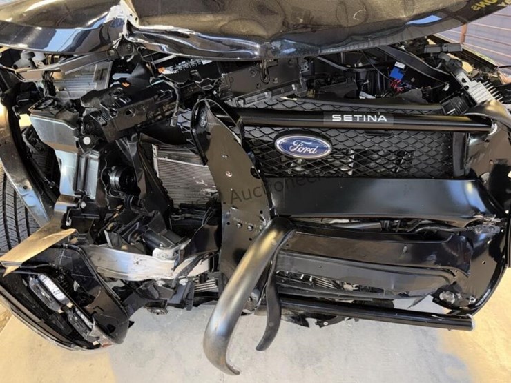 2021-ford-explorer-image-10