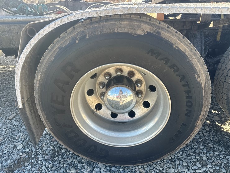 2008-peterbilt-386-image-57