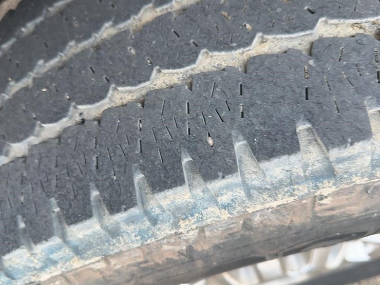 2020-ford-f350-xl-image-17