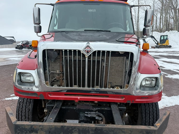 #1052-•-2007-international-7600sfa-tri-axle-dump-truck-image-21