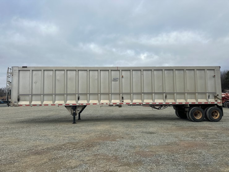 2008-massey-ferguson-8-image-2