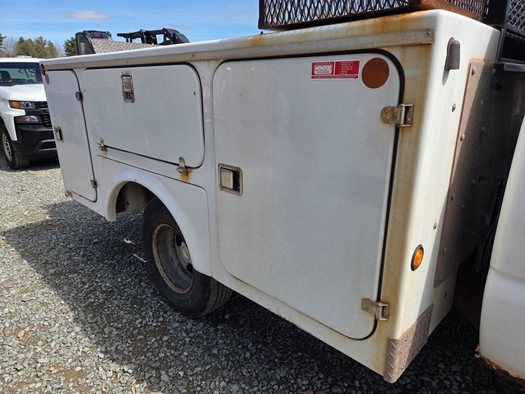 2003-chevrolet-3500-image-21