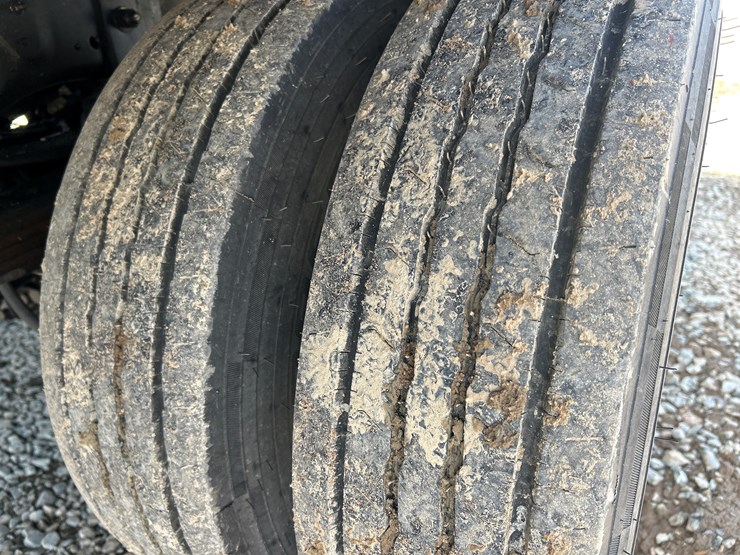 2011-ford-f550-image-78