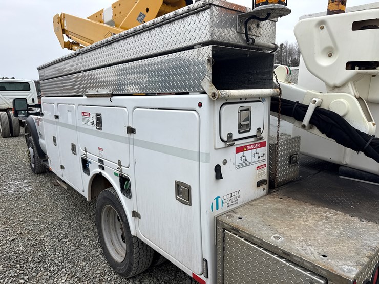 2015-ford-f550-image-25