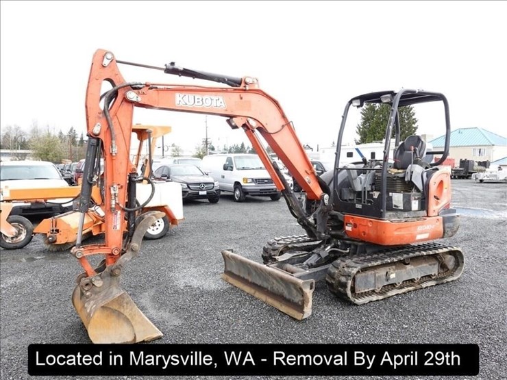 2016-kubota-kx040-4-image-1