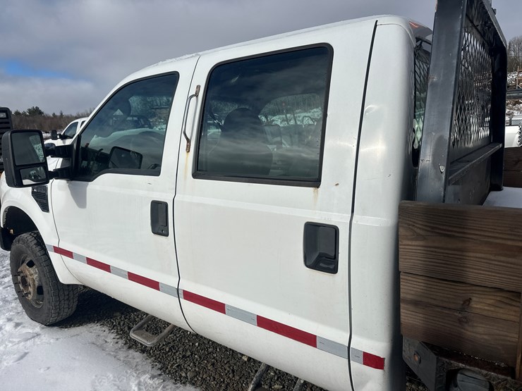 2010-ford-f350-image-18