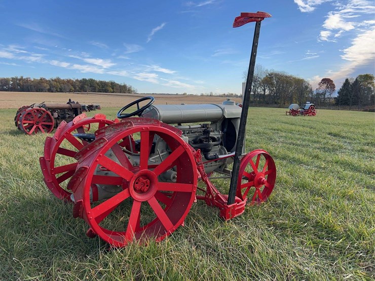 1921-fordson-tractor-image-5