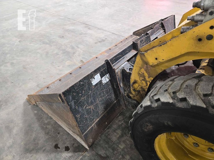 caterpillar-262d3-image-12