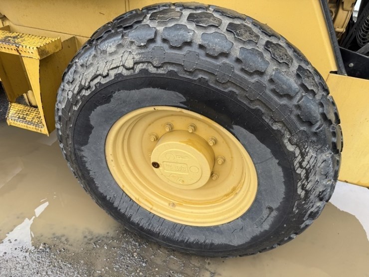 2005-caterpillar-cs-433e-image-18