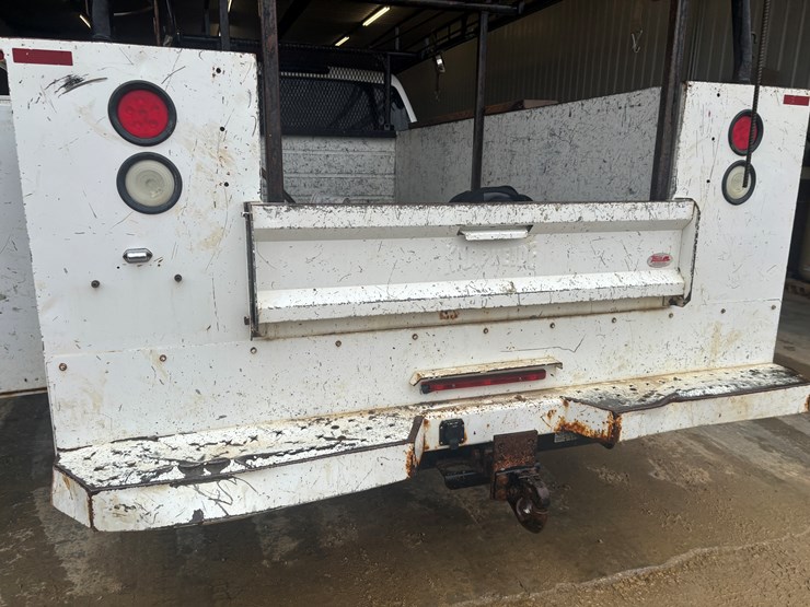 2013-chevrolet-3500-image-49