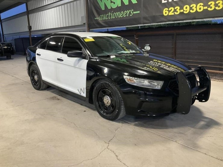 2013-ford-taurus-sdn-image-2