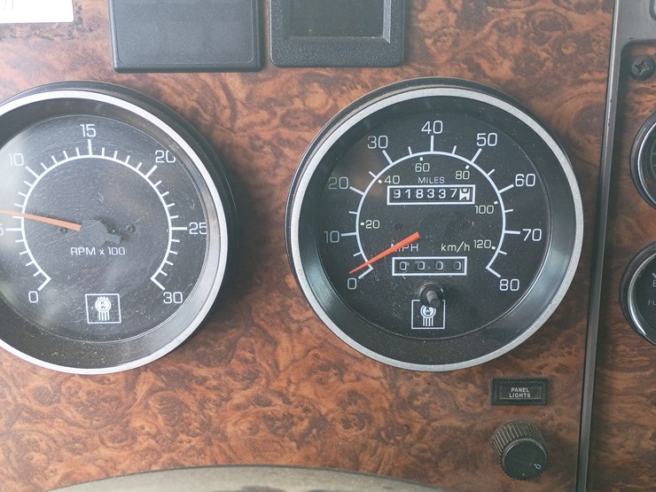 2002-kenworth-t600-image-58