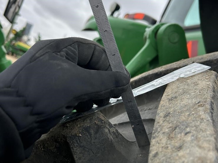 2014-john-deere-8320r-image-78