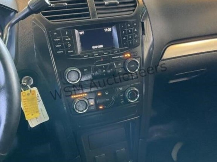 2017-ford-explorer-suv-image-19