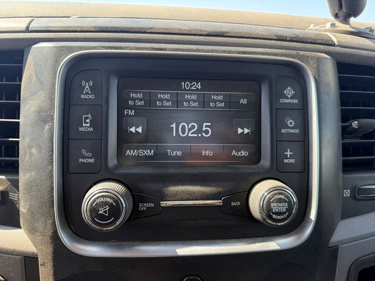 #1060-•-2015-ram-5500-heavy-duty-service-truck-image-36