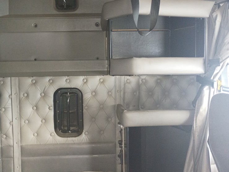 2002-kenworth-t600-image-67