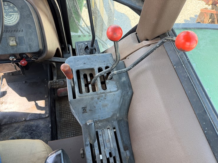 1984-john-deere-2550-image-12