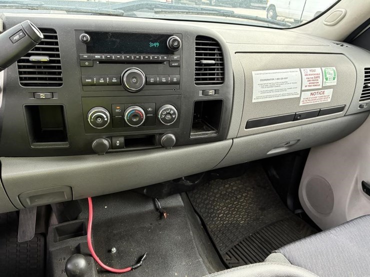 2012-gmc-sierra-3500-image-16