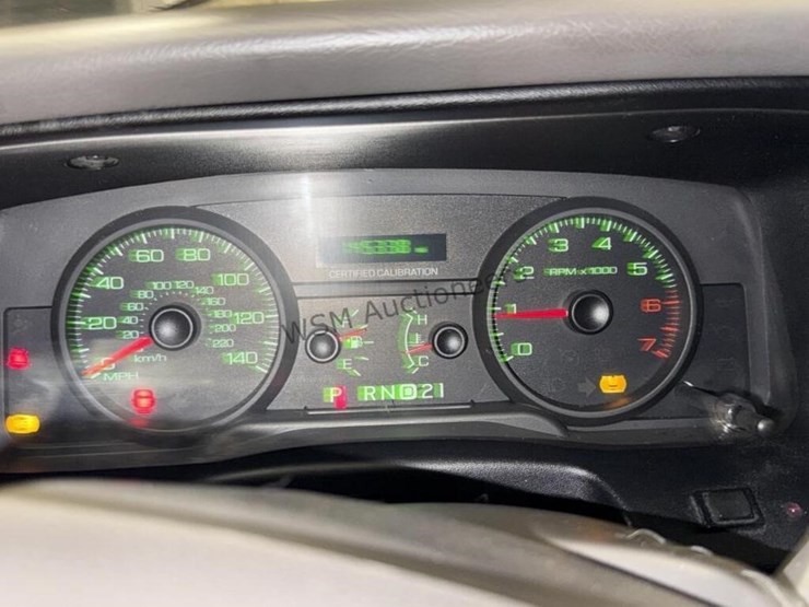 2009-ford-crown-victoria-sdn-image-18