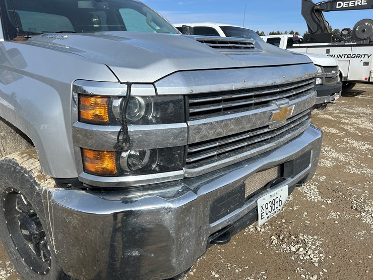 2018-chevrolet-2500-image-11