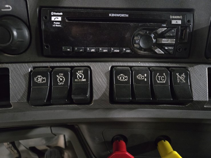 2015-kenworth-t680-image-62