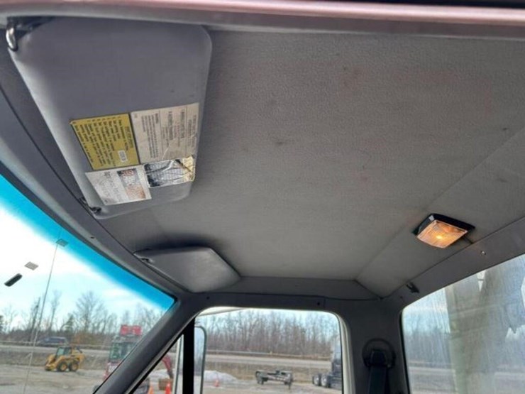 1997-ford-f800-image-21