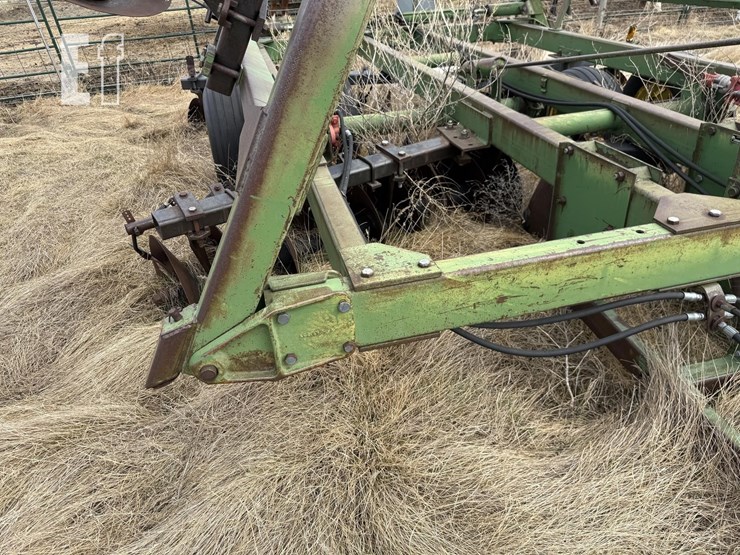 john-deere-230-image-3