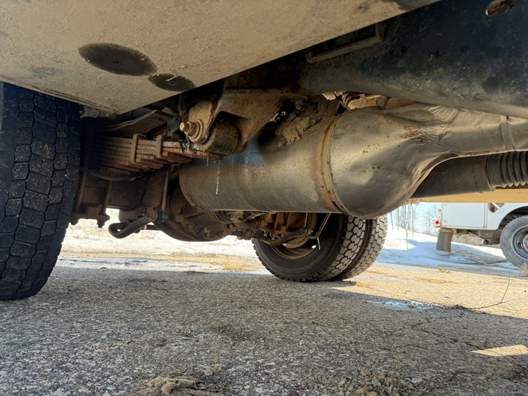 #2049-•-2015-ram-5500-heavy-duty-service-truck-image-26