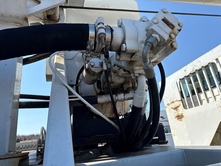 2002-freightliner-fl80-image-43