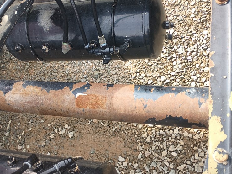 2012-massey-ferguson-8-image-30