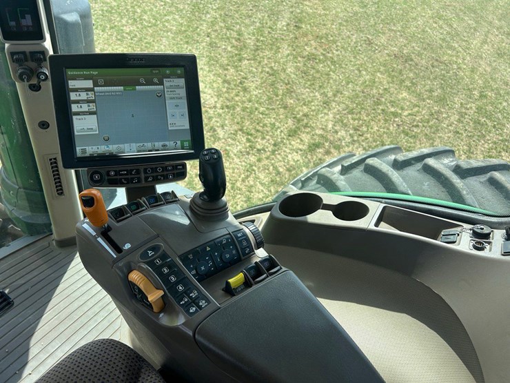 2017-john-deere-8270r-image-28