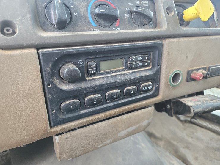 2001-massey-ferguson-8-image-62