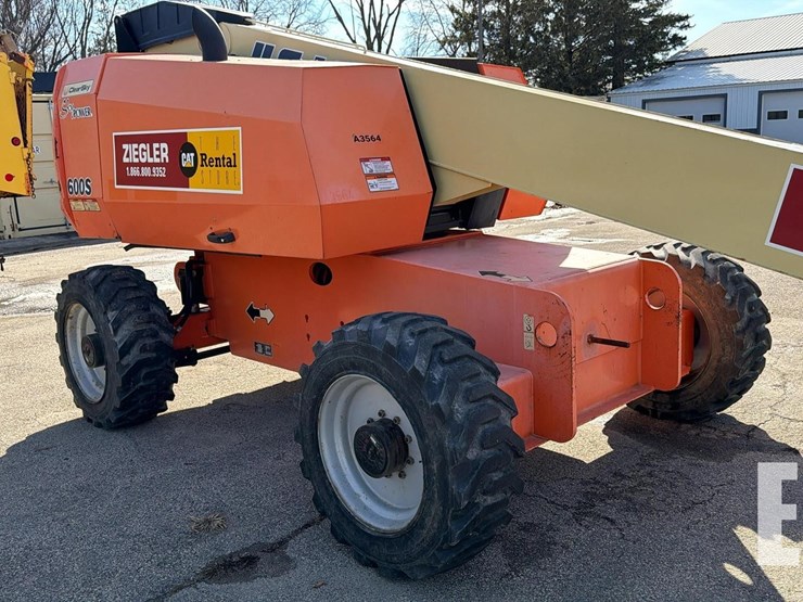 2014-jlg-600s-image-6