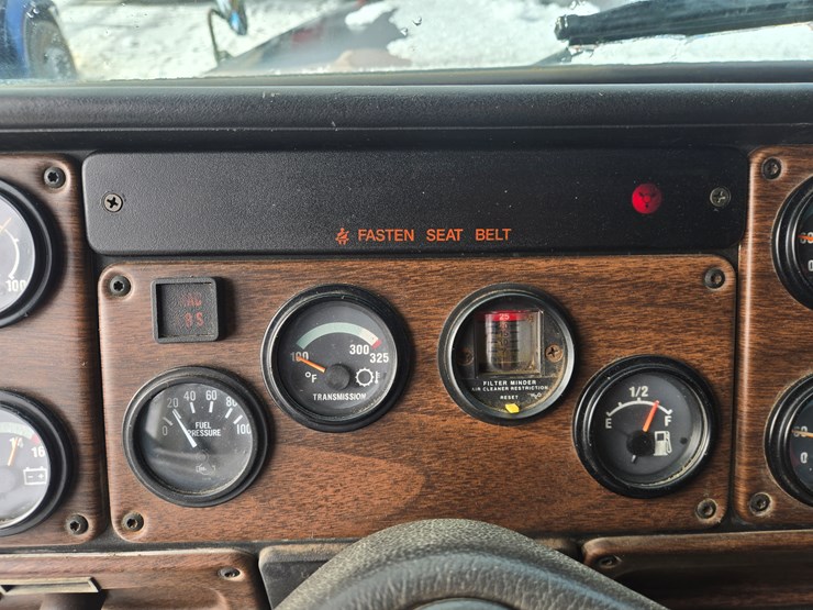 1992-massey-ferguson-8-image-68