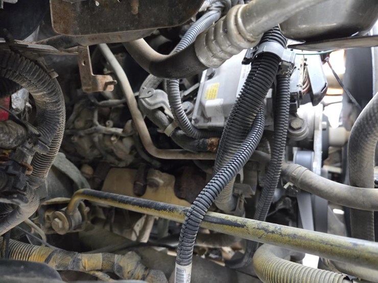 2005-massey-ferguson-8-image-40